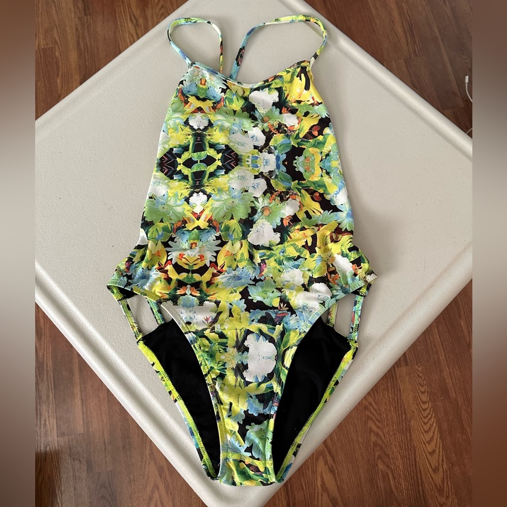 Green Print Jolyn Swimsuit 💚